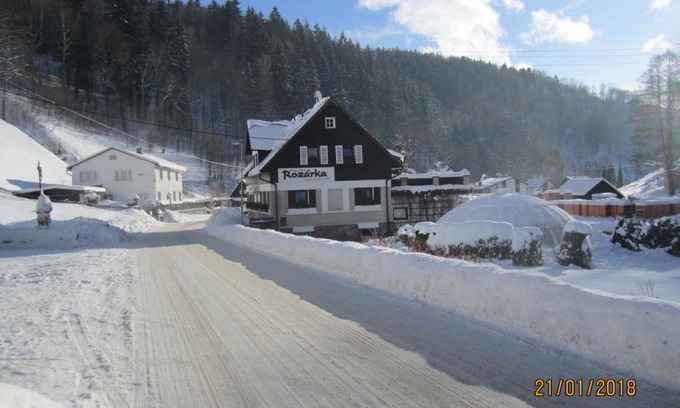 Dolni Dvur Ski Chalet | Chata Rozárka