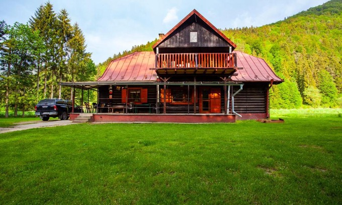 Ruzomberok Cabin | Chata Smiech