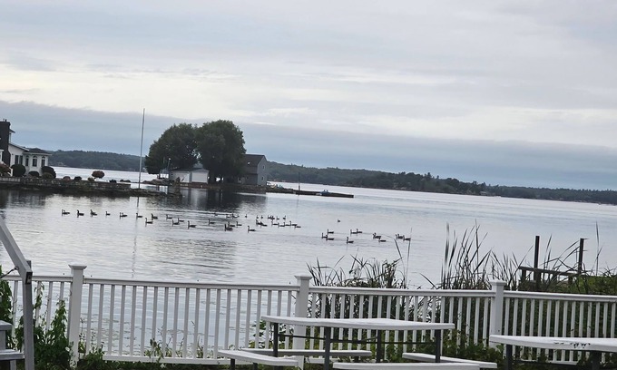 Frontenac Bed & Breakfast | Chateau Country Inn