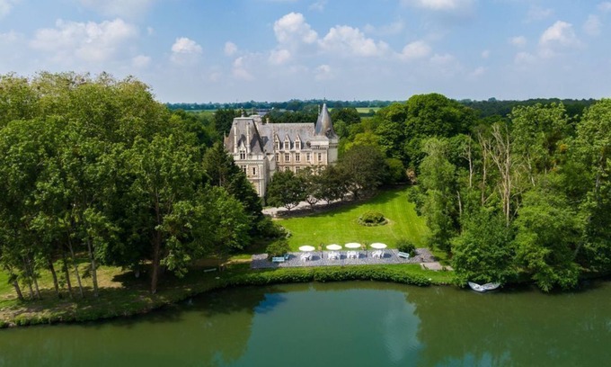 Grez-Neuville Other | Chateau Crystal - Nineteen Bedroom Castle, Sleeps 38