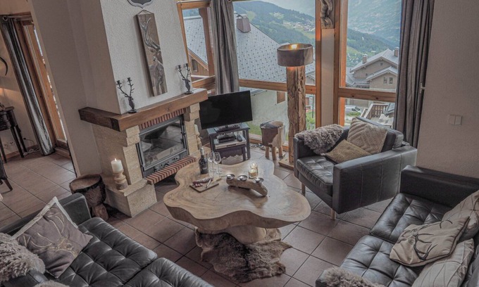Vallandry Ski Chalet | Chateau Doggestein is a charming 8 person chalet in the Bellecote chalet Park