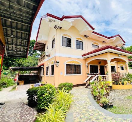 San Pedro Villa | Chateau La Princesa rooms with garden, Bar & billiard