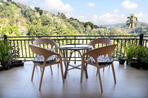 Udunuwara House | Chathu Holiday Home