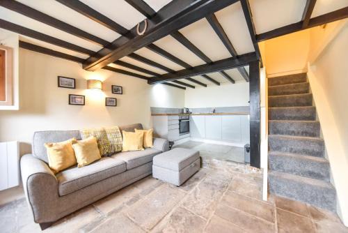 Middleton House | Chatterbox Cottage