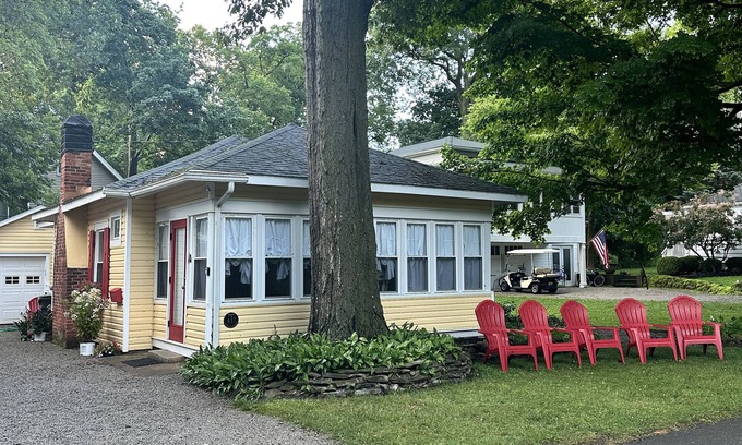 Lakeside Cottage | Cheeky Cherry Cottage