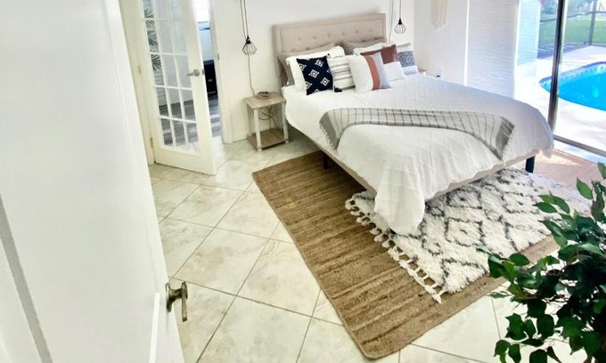 Spring Hill House | Cheerful 1 bedroom guest suite with pool and yard