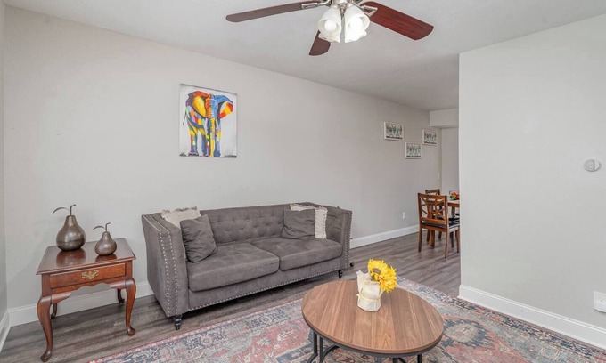 Villa Heights Apartment | Cheerful 2-story apt w/high speed Wi-Fi & Patio!