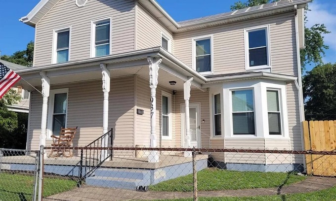 Lindenwald House | Cheerful 3-bedroom house Sleep 11