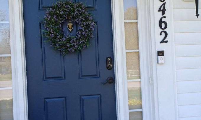 Waldorf House | Cheerful 4 bedroom home with fireplace.nn