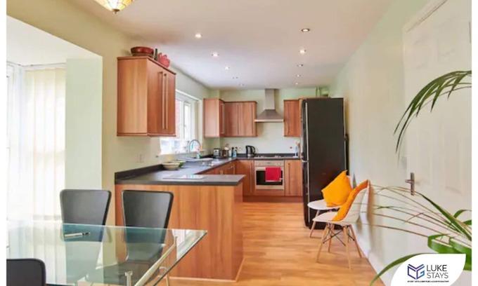 Cornforth House | ◑ Cheerful 5 Bedrooms House◑ Yard◑ Wifi◑ Durham◑