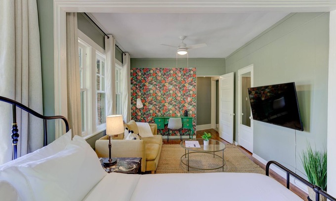 Midtown Apartment | Cheerful and Chic Upper Unit Close to Everything!