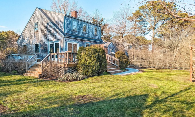 West of Town House | Cheerful Cisco cottage ideally located between South Shore beaches & Main Street