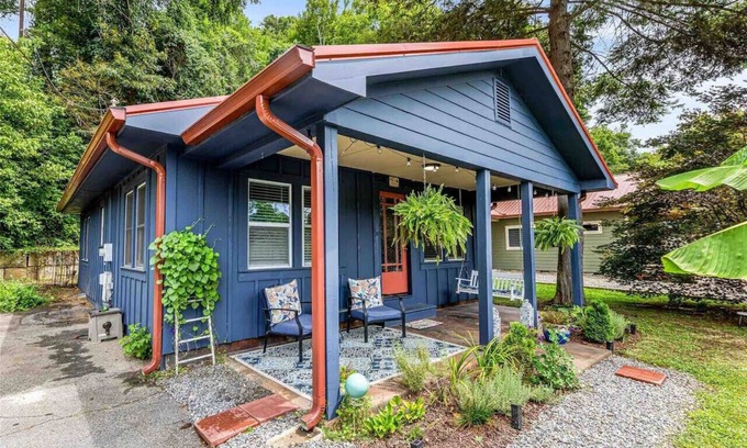 Woodfin Cottage | Cheerful Cottage Retreat + Quick Downtown Access