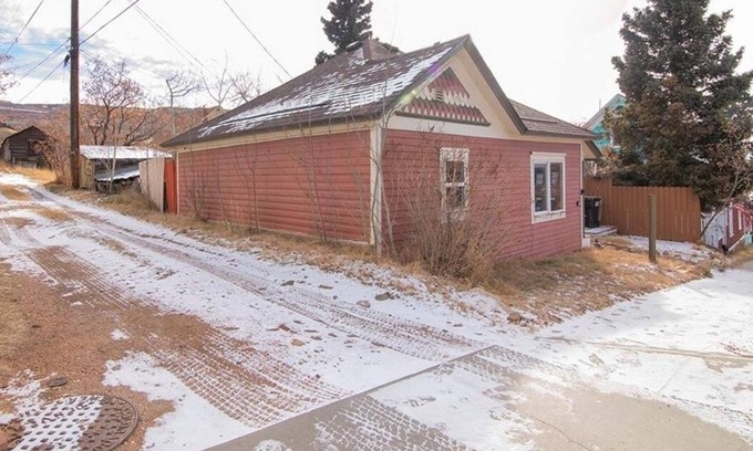 Cripple Creek House | Cheerful, Residential 2 Bedroom Mountain Home
