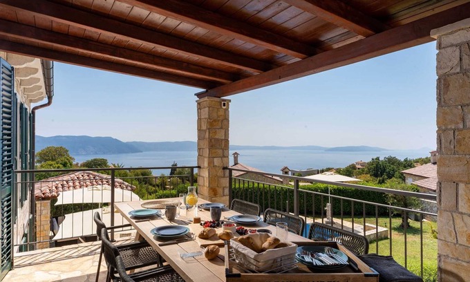 Ripenda Kosi Villa | Cheerful sea view villa Franka in a quiet location