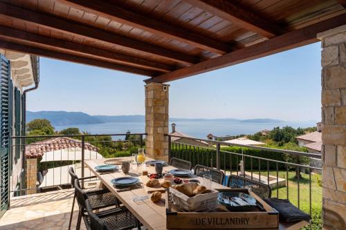 Ripenda Kosi House | Cheerful sea view villa Franka in a quiet location