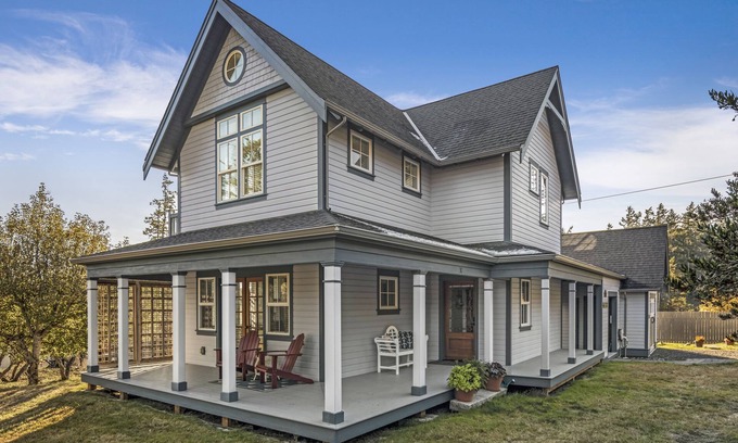 Friday Harbor Cottage | Chef's Kitchen, Salish Sea View, EV Charger: This is The Cottage on Cedar Street