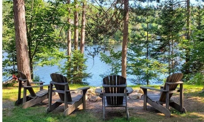 Joly Cottage | Cherish Lakeside Moments: Create Memories in Paradise