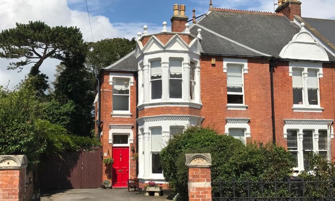 Burnham-on-Sea Bed & Breakfast | Cheriton Lodge