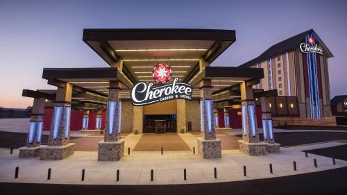 Roland Hotel | Cherokee Casino Hotel Roland