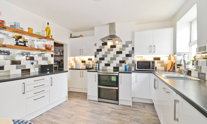 East Cowes Cottage | Cherry Tree Cottage, Cottage close to amenities