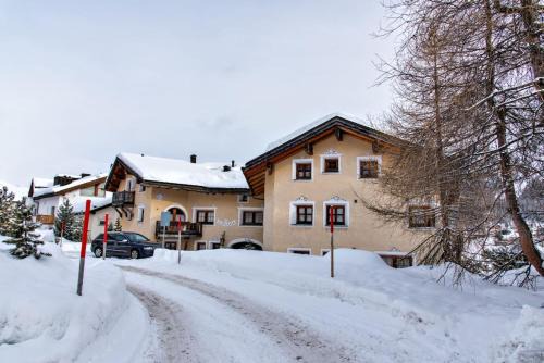 Silvaplana Apartment | Chesa Romana - Silvaplana
