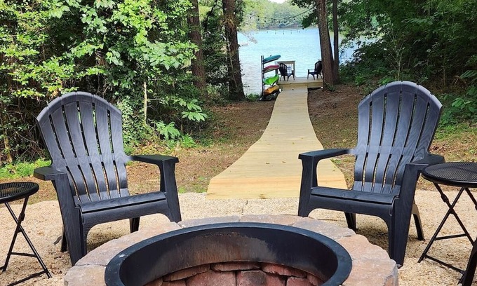 Chesapeake Ranch Estates-Drum Point House | ChesapeakeWaterfront - HotTub FirePit Kayak Arcade
