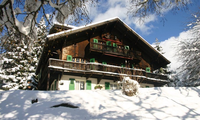 Ollon Ski Chalet | Chesieres: Old typic Swiss Chalet