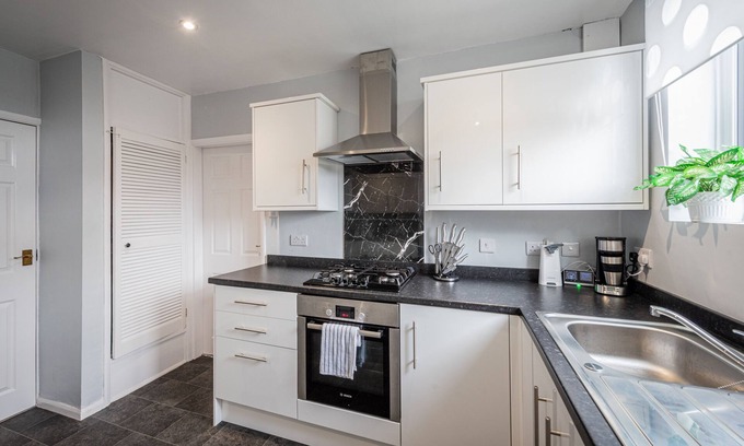 Blacon House | Chester 3 bedroom home close to city, TV in every bedroom, sleeps 5 by Restfully