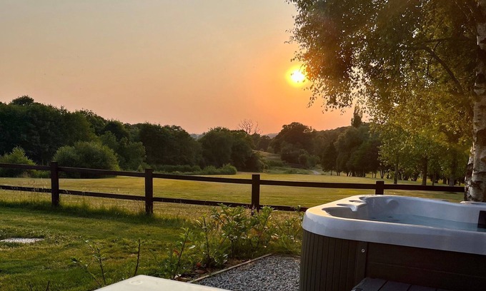 Newton Saint Cyres House | Chestnut, 6 Fingle Glen Lodges