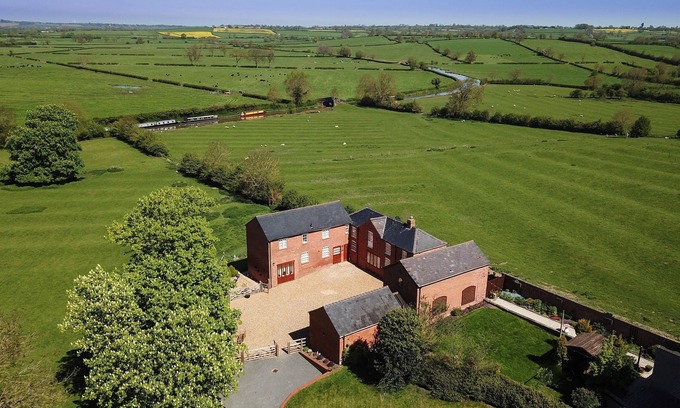 Flecknoe House | Chestnut Barn, Westfield Country Barns, Braunston