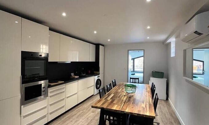 Couronne Urbaine Apartment | Chez Edouard - 2-in-1 Triplex, Rotonde, Downtown Aix