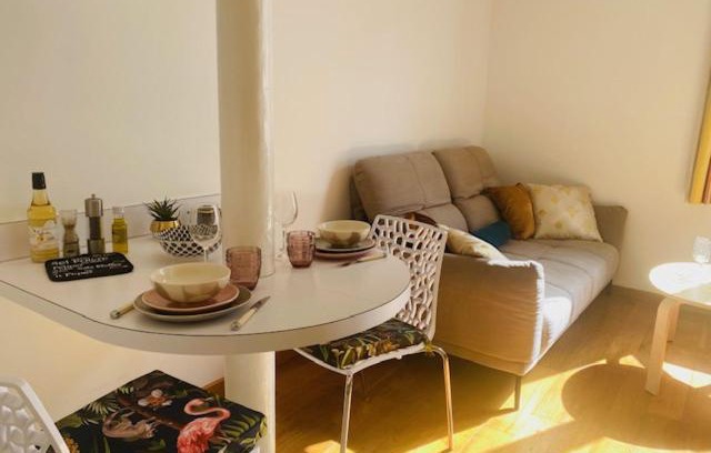 Coteaux Ouest Apartment | Chez Virginie Agréable Centre Parking