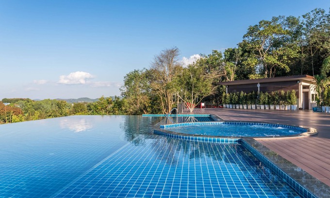 Nang Lae Hotel | Chiangrai Lake Hill Resort