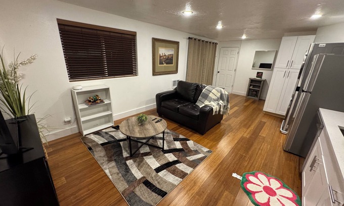 Pleasant Grove Apartment | Chic 1-bedroom apartment in fabulous Pleasant Grove