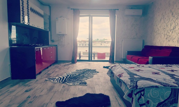 Mamaia-Sat Apartment | Chic 1-bedroom apartment in marvelous Mamaia-Sat with AC, WiFi