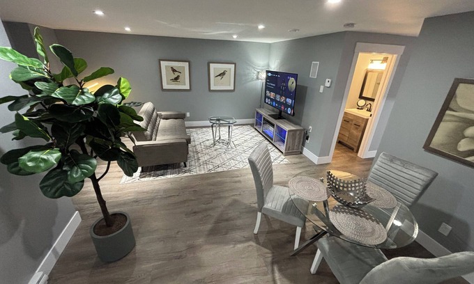 Riverview Apartment | Chic 1-bedroom with WiFi and self check in Riverview