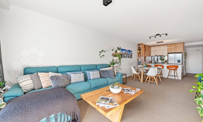 Teneriffe Apartment | Chic 2 bed/2 bath Apartment with City Views