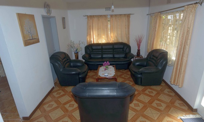 Vacoas-Phoenix Apartment | Chic 2-bedroom apartment with WiFi, fitness room in vibrant Vacoas-Phoenix