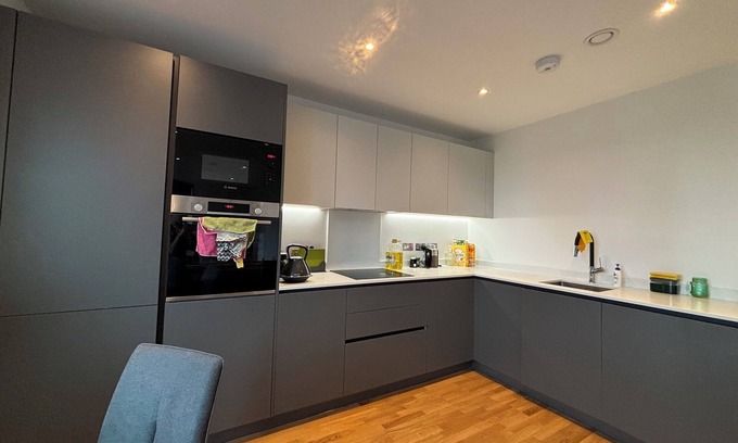 St. Mary's Park Apartment | Chic 2BD Flat with Private Balcony in Battersea