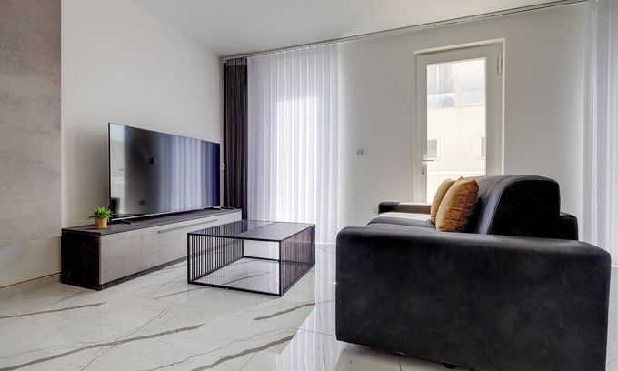 Gzira Apartment | Chic 3BR Apartment Steps from the Waterfront