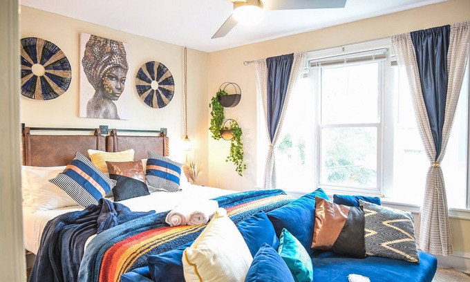 Germantown House | Chic 4BR Dwelling w/Backyard in Philadelphia