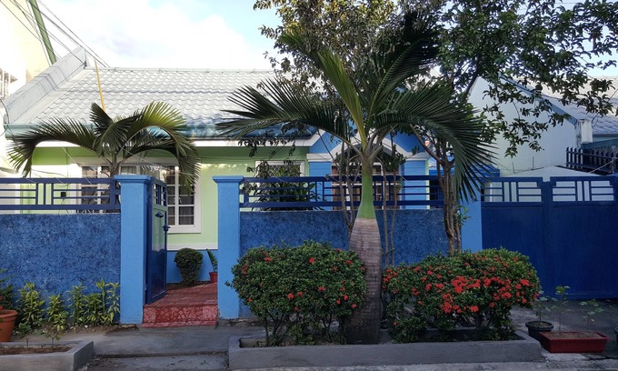 Pasong Tamo House | Chic and Comfort Home near All