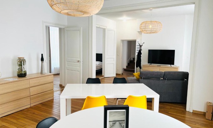 Reims City Centre Apartment | CHIC Appartement Type 4/Parking Privé