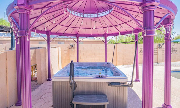 Casa Grande House | Chic Arizona Villa W/Pool, Hot Tub and King Bed