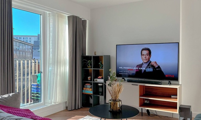 Gay Village Apartment | Chic Birmingham Apartment - Walk to everything