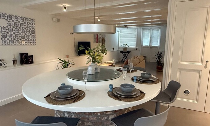 Amstelveld Apartment | Chic Canal-Side Amstelveld Apartment in Central Amsterdam – Walk to Everything