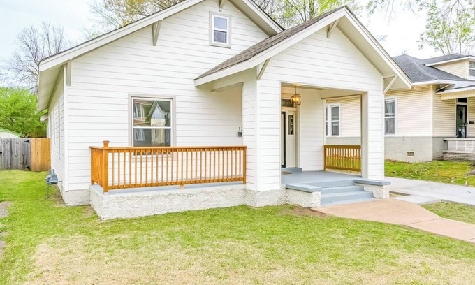 Crosstown House | Chic Crosstown Bungalow with large fenced backyard, Summer Special is on!