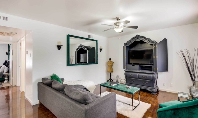 Knox - Henderson Condo | Chic Dallas Condo w/Pool, Walk to Knox Street!