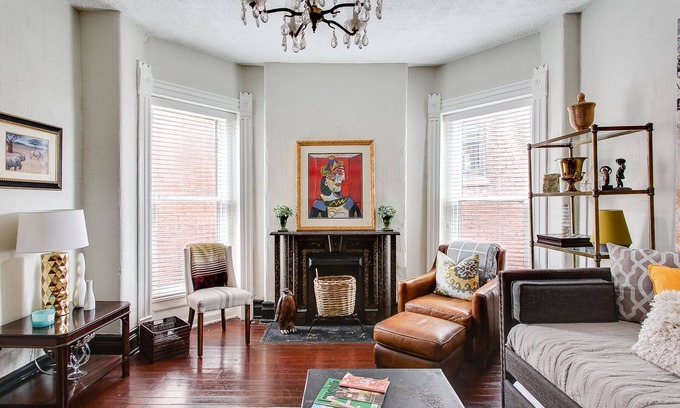 Old Louisville House | Chic Flat on Central Park